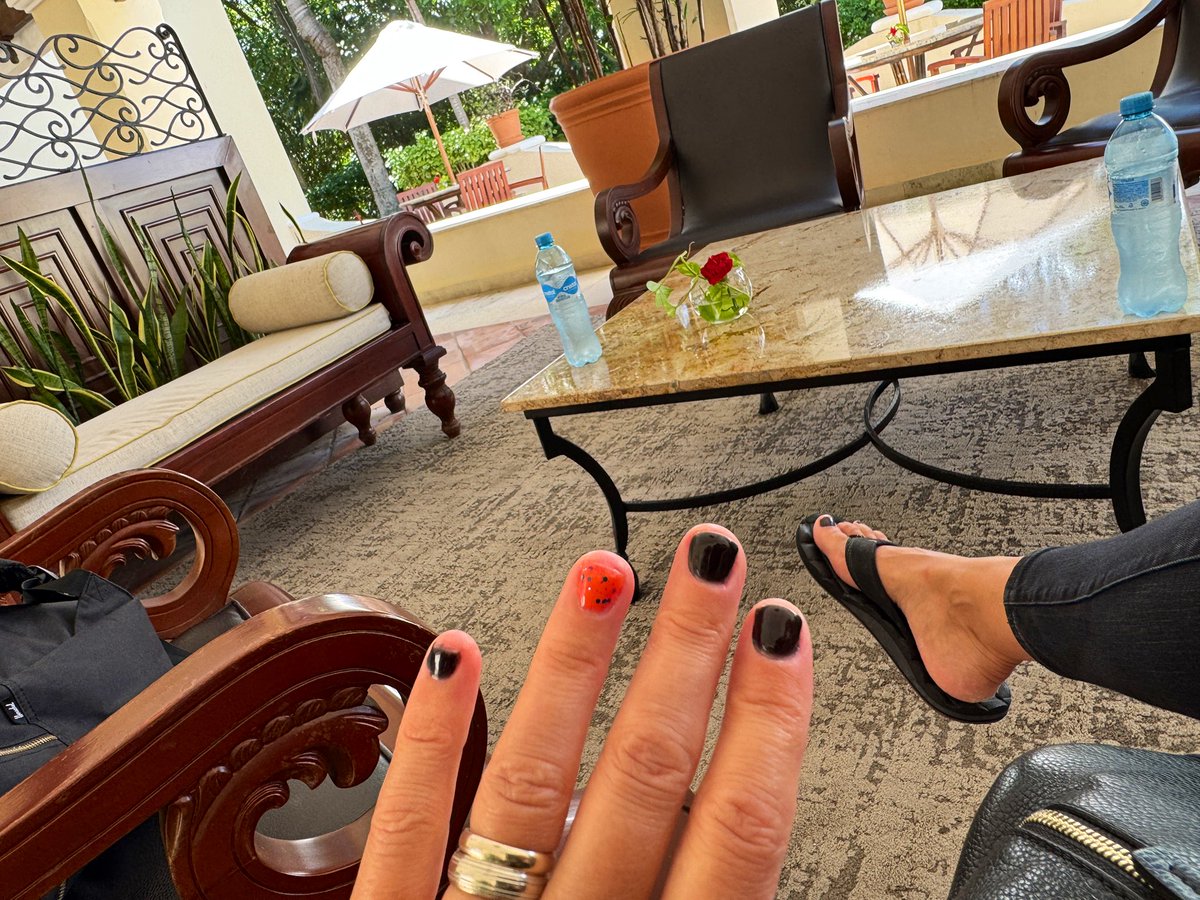 BeyondThePost's tweet photo. Managed to get away for a bit. Got my nails done ‘Halloweeny.’ It’s time to get back to reality though! – There really IS, no place like home. #refueled👮🏽 https://t.co/Aow6qNPkcX