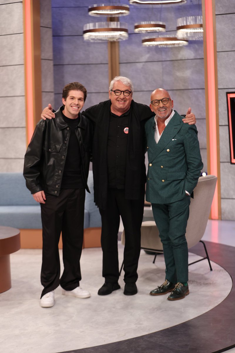 Hoje, durante quase uma hora, estive com o meu pai em conversa com o Manuel Luís Goucha para o seu programa na TVI onde falámos sobre “O palhaço que há em nós” e sobre o trajeto de vida do meu pai.

Obrigado!