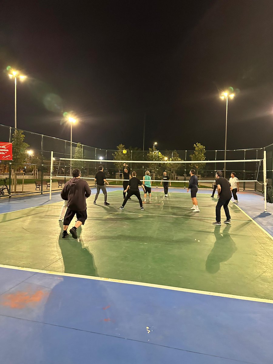 Altcointurk Voleybol Buluşmaları dördüncü haftasında efsane anlara sahne oldu  🏐🥰

Kış gelmesin, biz yazcıyız. ☀️😅
#altcointurk #voleybol