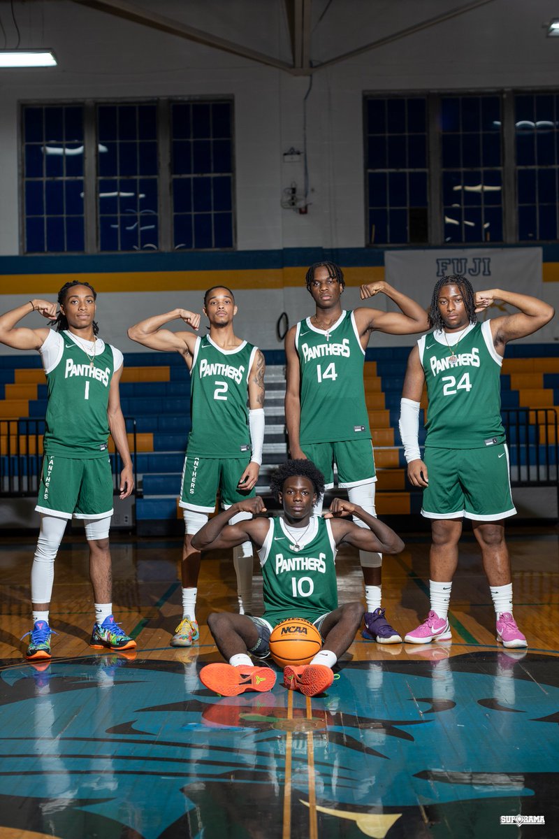 LeadBasketball's tweet photo. C/o 25' showing their versatility... Senior season loading for this group #ReadySetLEAD #WeLEAD #WeAreLEADers #AgainstAllOdds #GATA https://t.co/IiE5zJevKE
