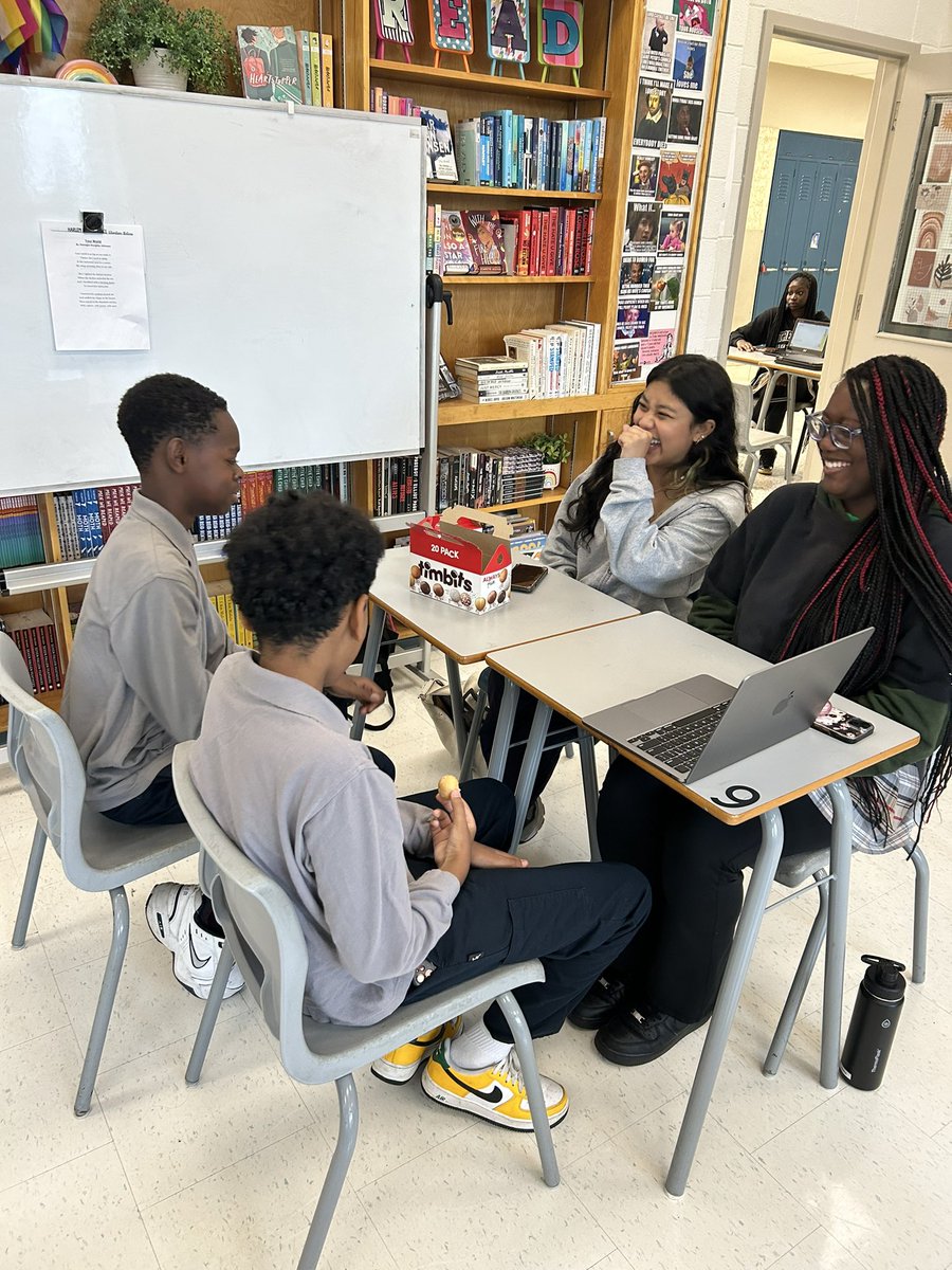 msdifederico's tweet photo. My grade 7 homeroom class got to join the grade 12 ENG4U class for the grammar olympics a couple weeks ago! My class was very fortunate to leave the class with new grammar knowledge and plenty of sugary treats from the kind grade 12s 😂 @NotreDameOCSB https://t.co/lrebnyRtOi