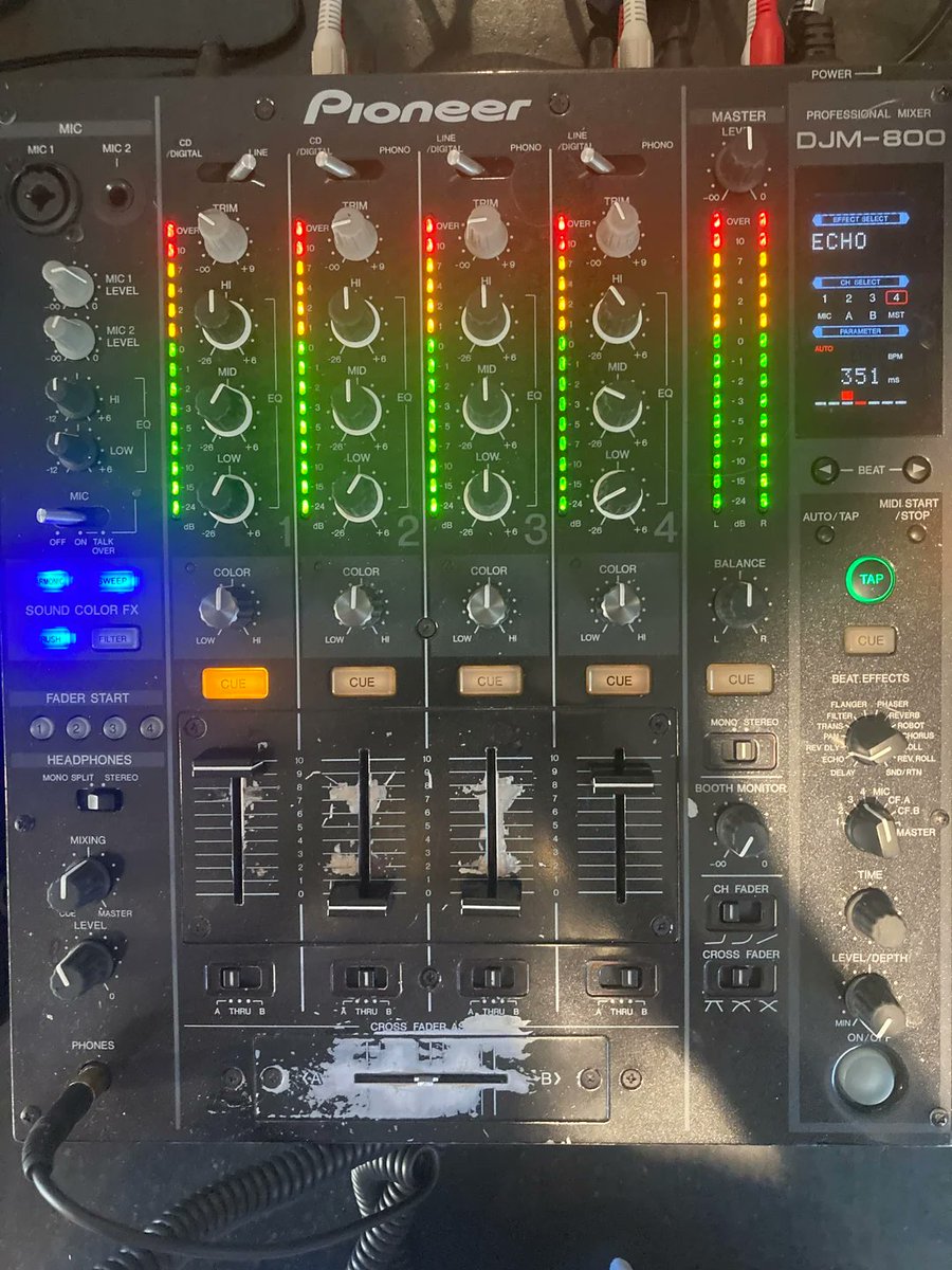 the only red lights i will be visiting in amsterdam 🔴