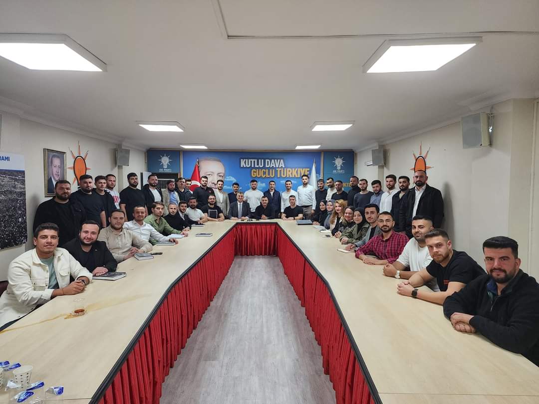 AK Parti İl Gençlik Kolları Başkanımız Sayın <a href="/caglayancgty/">Çağatay ÇAĞLAYAN</a> ve yönetiminin olağan yönetim kurulu toplantısına katıldım.

Gençlerimize verdikleri destek ve sıcak sohbet için teşekkür ediyorum.