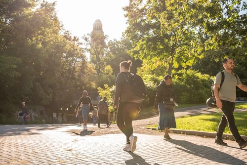 L’endettement étudiant: un fardeau pour les universitaires anglo-saxons liens.umontreal.ca/4eKYAU7