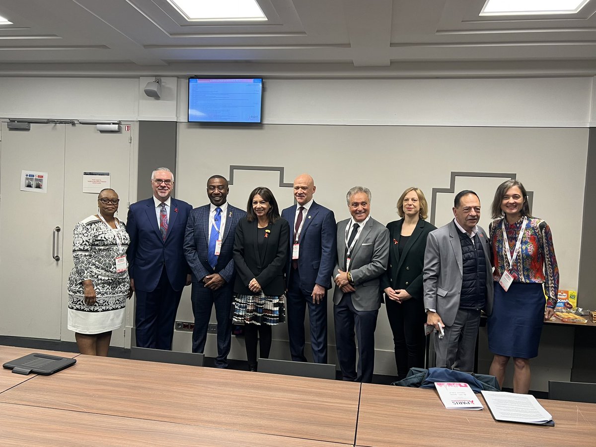 José M Zuniga tweet media