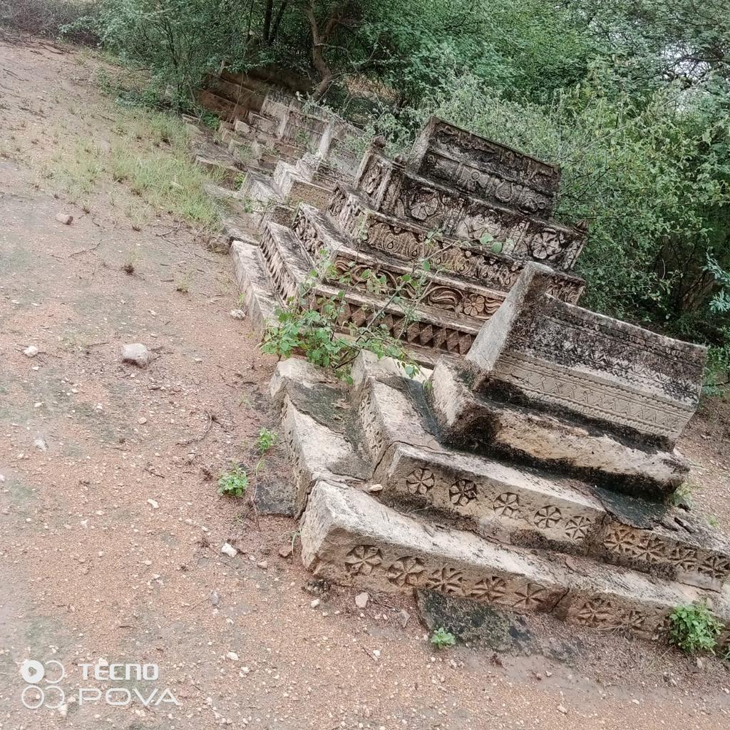 BalochHafeez201's tweet image. کیرتھر نیشنل پارک سندھ کا اثاثہ ہے، ہم اس کے لیئے سیاسی اور قانونی جنگ لڑ رہے ہیں، کل سندھ ھائی کورٹ کے حکم پر سیشن جج ملیر نے ہمارے ساتھ مل کر کیرتھر نیشنل پارک کے ساؤتھ ایریا کا وزٹ کیا، جس کے دوران مقامی لوگوں نے محترم جج کے سامنے تمام حقائق بیان کیئے ...
1/5
#SaveKirthar