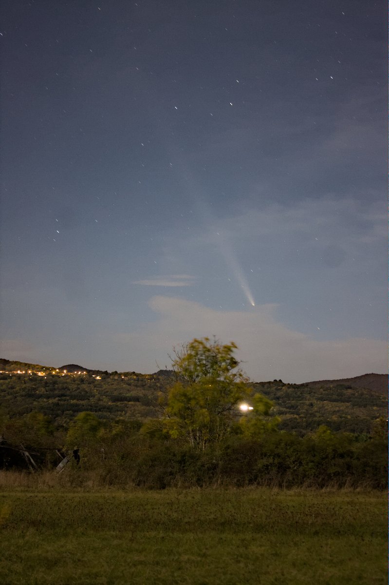 Comète C/2023 A3 (#Tsuchinshan_ATLAS) Nouvelle soirée d'observation, avec un ciel de piètre qualité mais quelle comète! visible à l'oeil nu, quoique très atténuée (atmosphère voilée et lune lumineuse), et magnifique aux jumelles.