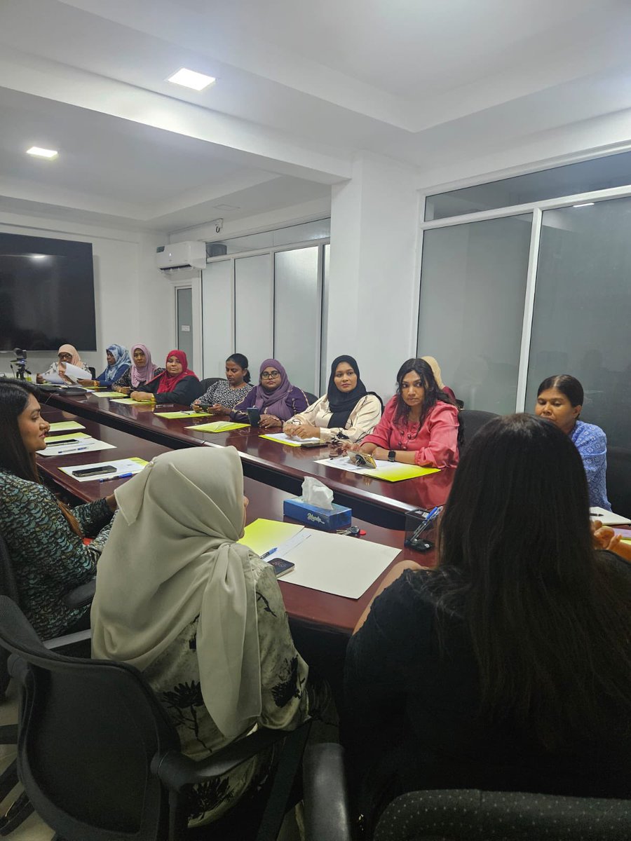 MDPSecretariat's tweet photo. އަންހެނުންގެ ރޫހުގެ ހިންގާ ކޮމިޓީގެ  ފުރަތަމަ ބައްދަލުވުން https://t.co/z2cIHQdVc8