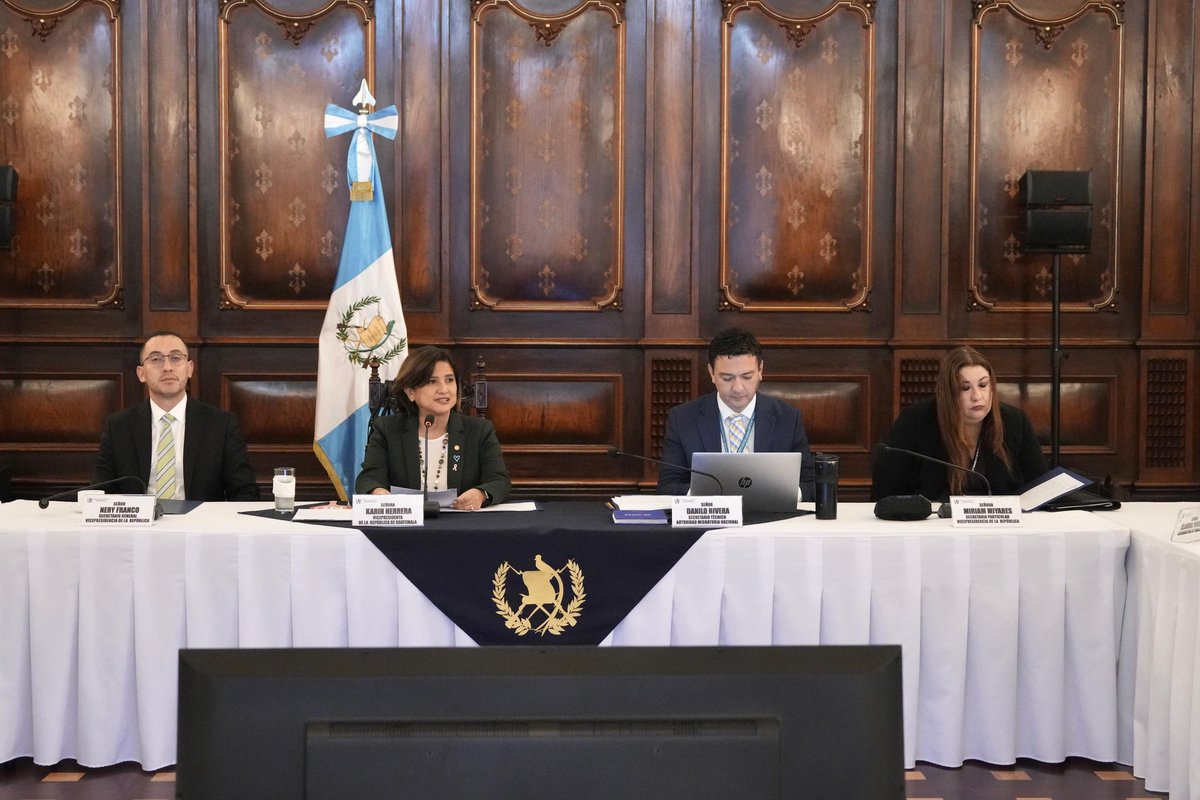 KarinHerreraVP's tweet photo. (3/3)
También, conocimos un adelanto del Índice de Actividad Migratoria elaborado por @PNUDGuatemala. 📊 Este índice nos permitirá incorporar datos y estadísticas clave que contribuirán al desarrollo social de Guatemala y será presentado de manera oficial muy pronto. 🇬🇹
#GuatemalaSaleAdelante