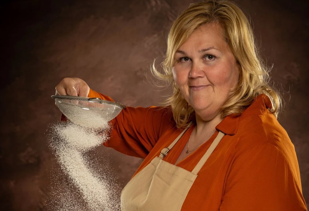 DOPreston's tweet photo. Next week Nelly is wearing a beret and has a blow torch!! Crown her now!!! 
#GBBO https://t.co/AWr0s3XdRy