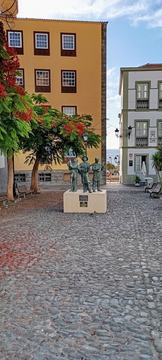 #callejeando #rincones de nuestra #isla #capital #lapalma #Canarias <a href="/EmocionesCan/">Emociones Canarias</a> <a href="/TesorosCanarios/">#TesorosCanarios l♥️🇮🇨</a> <a href="/paisajecanario/">Paisaje Canario</a> @Lost_in_laPalma #Enjoy #Smile
