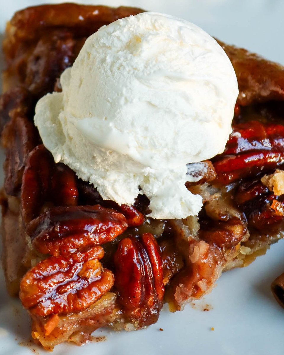 Apple pecan pie 🍎 justapinch.com/recipes/desser… #thanksgiving