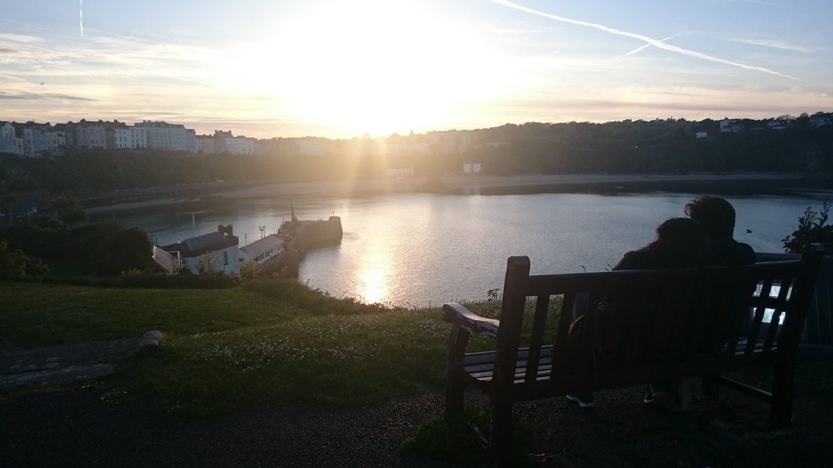 aroundtenby's tweet photo. Castle Hill in Tenby โ where the sunsets are made for two. ๐
๐ Who would you share this moment with? Tag them and let them know! ๐โจ #Tenby #CastleHill #SunsetGoals #RomanticViews #WelshMagic https://t.co/71Ou2wmePd