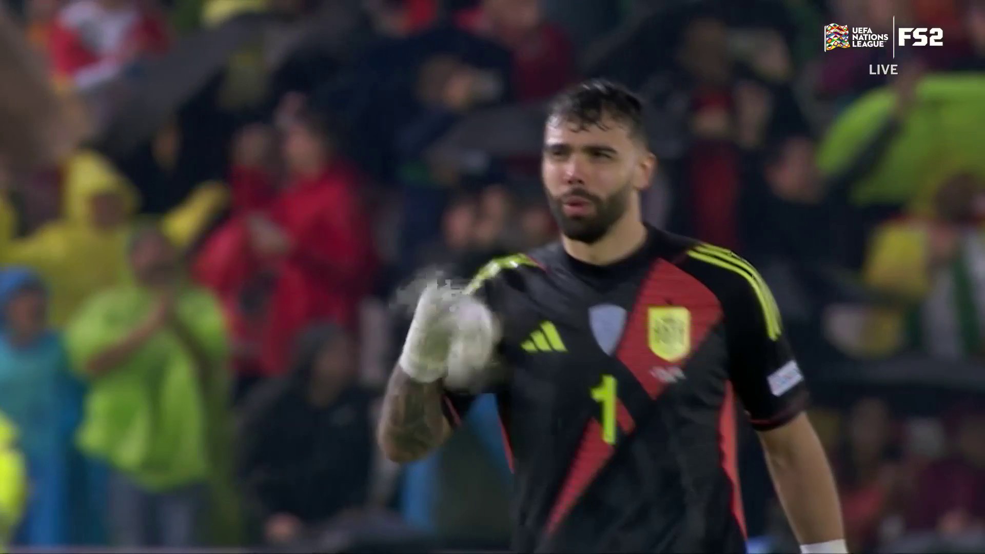 Spain nets its third! 🇪🇸Álex Baena made this free kick goal look EASY vs Serbia 💪