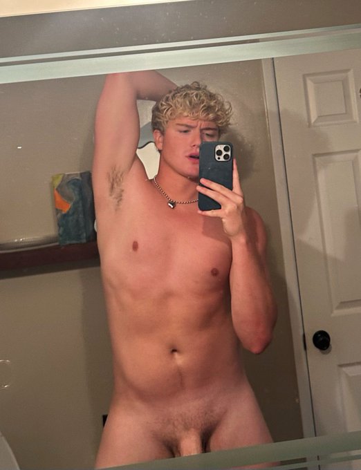?give me attention https://t.co/tW9Rr5Lg0R