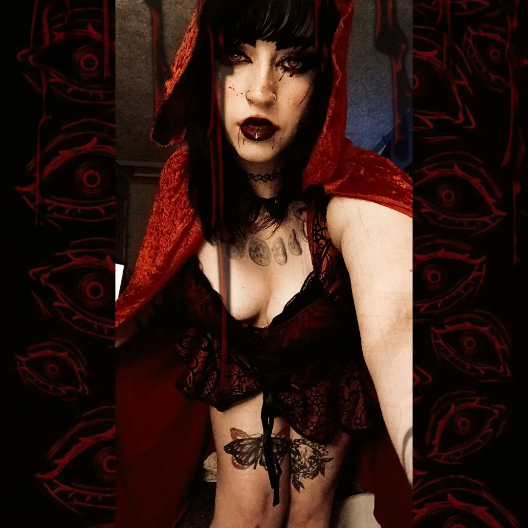 Battiebabe72's tweet photo. Sexy Red Riding Hood #seller #sexy #goth #gothgirl https://t.co/1YGgDv23hC