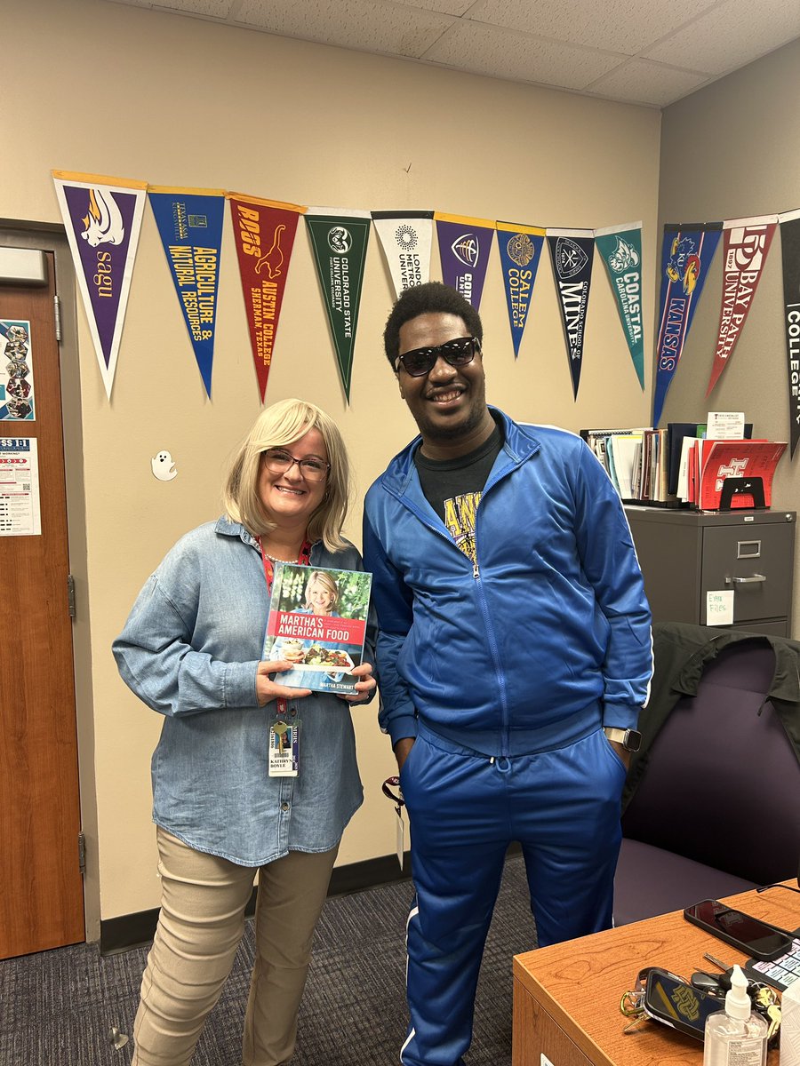 Mrs. Boyle tweet media