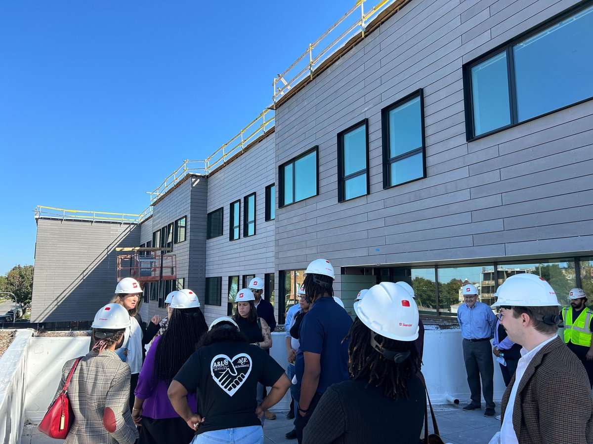 Last week, United joined <a href="/POAHCommunities/">POAH</a>, <a href="/ilgreenalliance/">Illinois Green Alliance</a> &amp; Illinois state legislators to tour innovative new sustainable housing development Fifth City Commons. 

The project combines electrification and energy-efficiency technologies to help residents reduce net energy use.