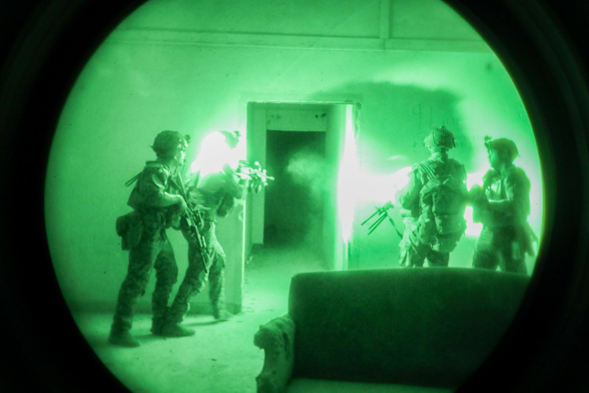 CENTCOM's tweet photo. New Jersey Army National Guard’s 2nd Battalion, 113th Infantry Regiment, conducts night training within the U.S. Central Command (CENTCOM) area of responsibility. @CJTFOIR @USNationalGuard @NJNationalGuard https://t.co/BUlv94Mgc6