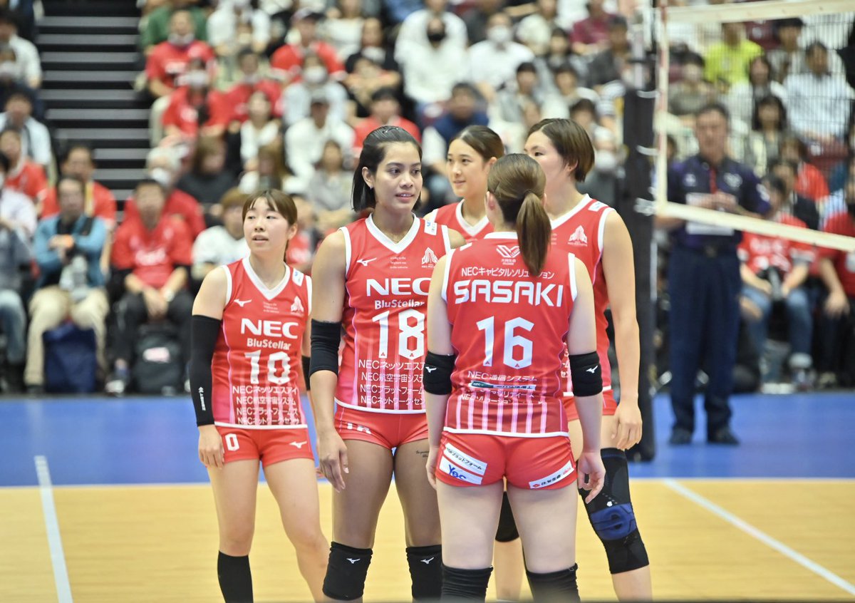 p_a_n_c_h_a_n_'s tweet photo. #アチャラポーン・コンヨット 選手
#佐々木遥子 選手

#NECレッドロケッツ川崎 https://t.co/iVrY6sVw10