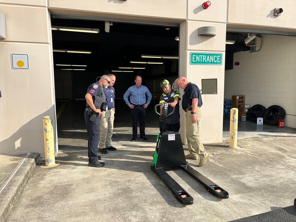 frontierfork's tweet image. “Frontier Forklifts honors the Pearland Police Department with the donation of an electric pallet jack. Thank you all for your dedication to keeping our community safe!

Looks like police dog, Flash, is excited to put their new pallet jack to good use!”