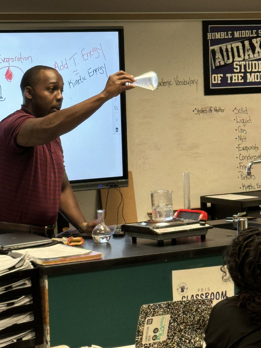 HumbleMSScience's tweet image. Mr Hawkins had the best Real World examples! Can you guess what he is teaching? #explore #teacherdemo @Humble_2ndSci