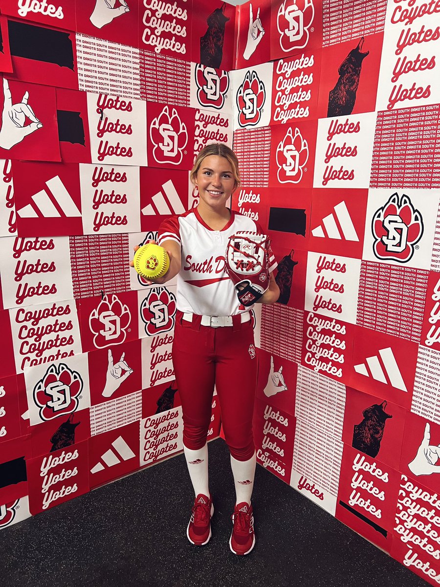 Had a great day <a href="/SDCoyotesSB/">South Dakota Softball</a> loved the atmosphere. Go Yotes!!