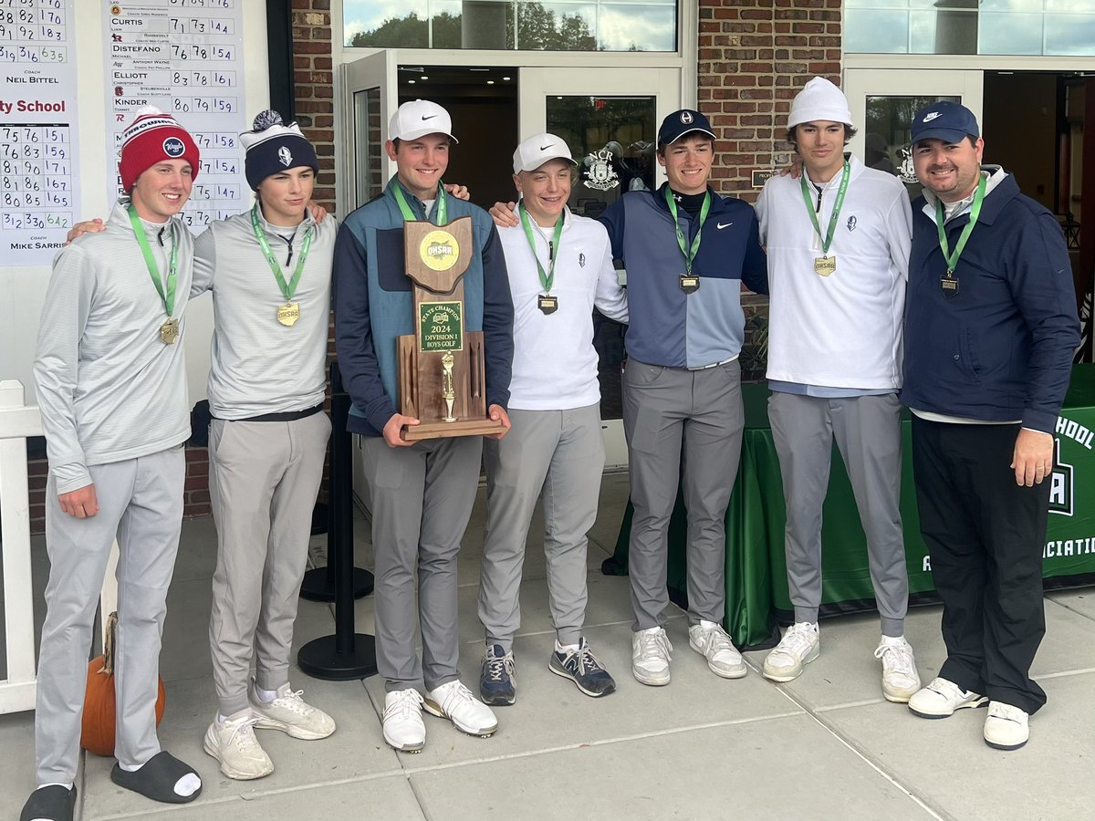 OHSAASports's tweet photo. ⛳️#OHSAA GOLF: Congratulations to Akron Archbishop Hoban on winning the Division I boys golf state tournament with a two day score of 595! https://t.co/j1RdwZkeoI