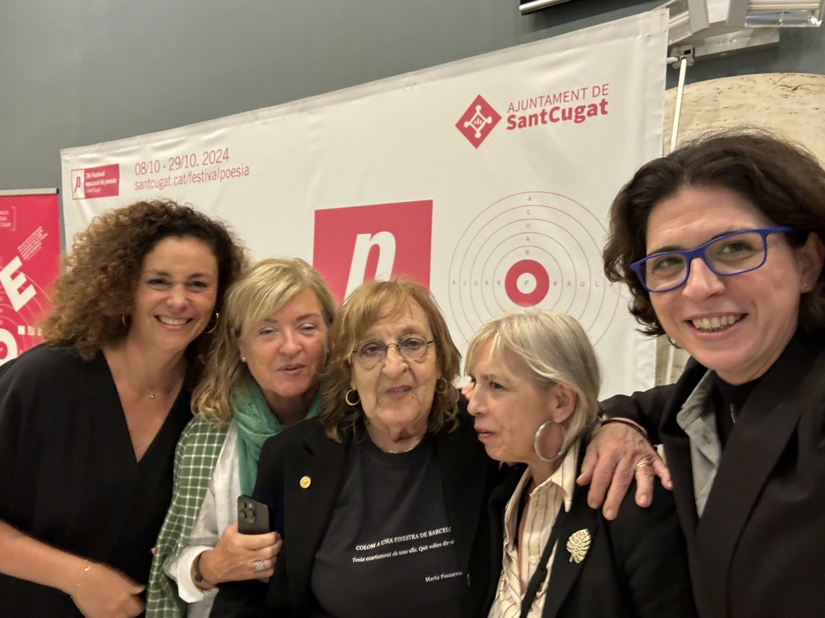Quina meravella de nit, la inauguració del Festival Nacional de Poesia de Sant Cugat, amb <a href="/AnyEstelles/">Any Vicent Andrés Estellés</a> i <a href="/anyPapasseit/">Any Joan Salvat-Papasseit</a>, junts, de la mà, i un auditori pleníssim escoltant els seus versos!