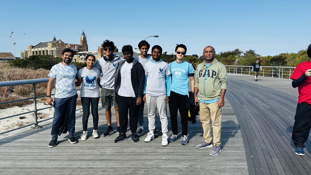 On October 13, the Regal Eagles took part in the Autism Speaks Walk! Thank you to everyone who supported this event 🦅💙