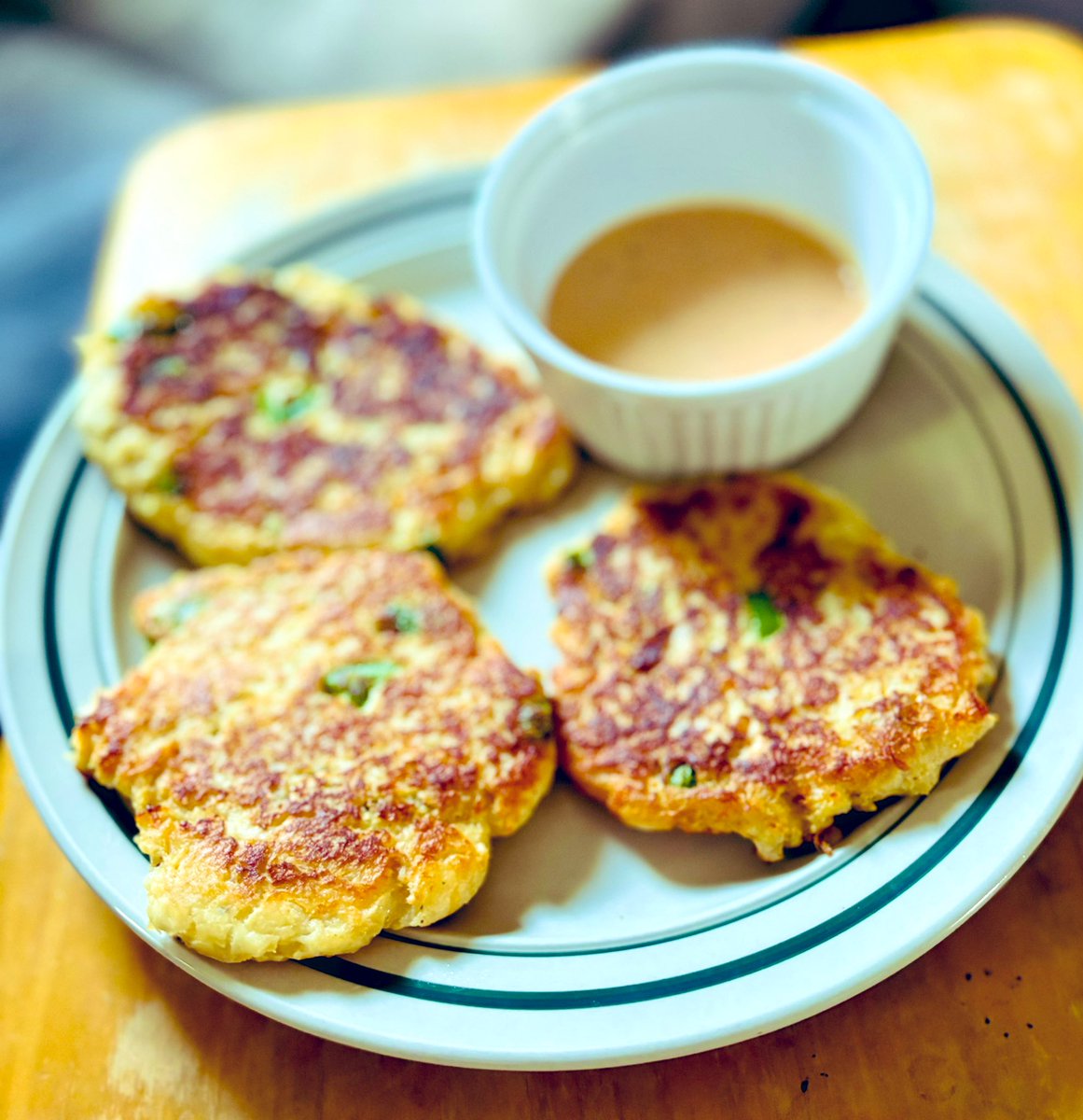 JenXVintage73's tweet image. Wanted something healthy and quick before tonight’s Game 2, so I whipped up some spicy Jalapeño Chicken fritters. 6 ingredients and they taste amazing w/ zesty ranch dipping sauce! Took less than 20 mins!😋
#Foodie 
#nomnoms 
#Healthy 
#cheapeats 
#Guardians 
#ForTheLand