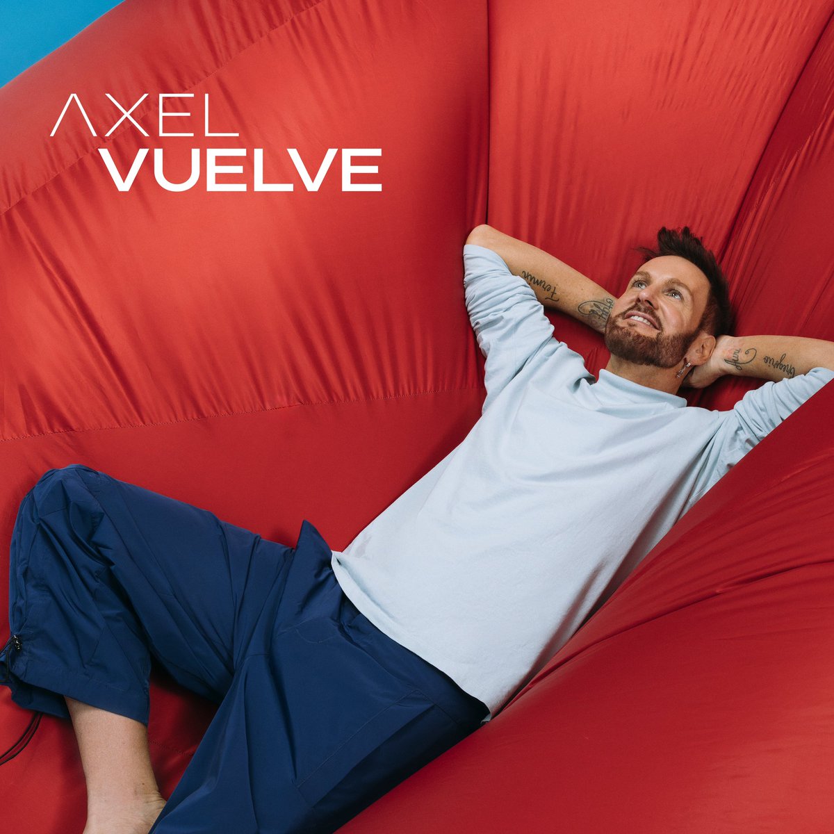 ¡Familiaaaaaaa!!!!

Quiero compartir con ustedes un poquito más de “VUELVE” este disco que me tiene más que ilusionado y que Mañana estará disponible en todas las plataformas digitales y tiendas. 🎶💖 

Cuéntenme como lo esperan?  
Yo así de relajado y feliz como en la foto de