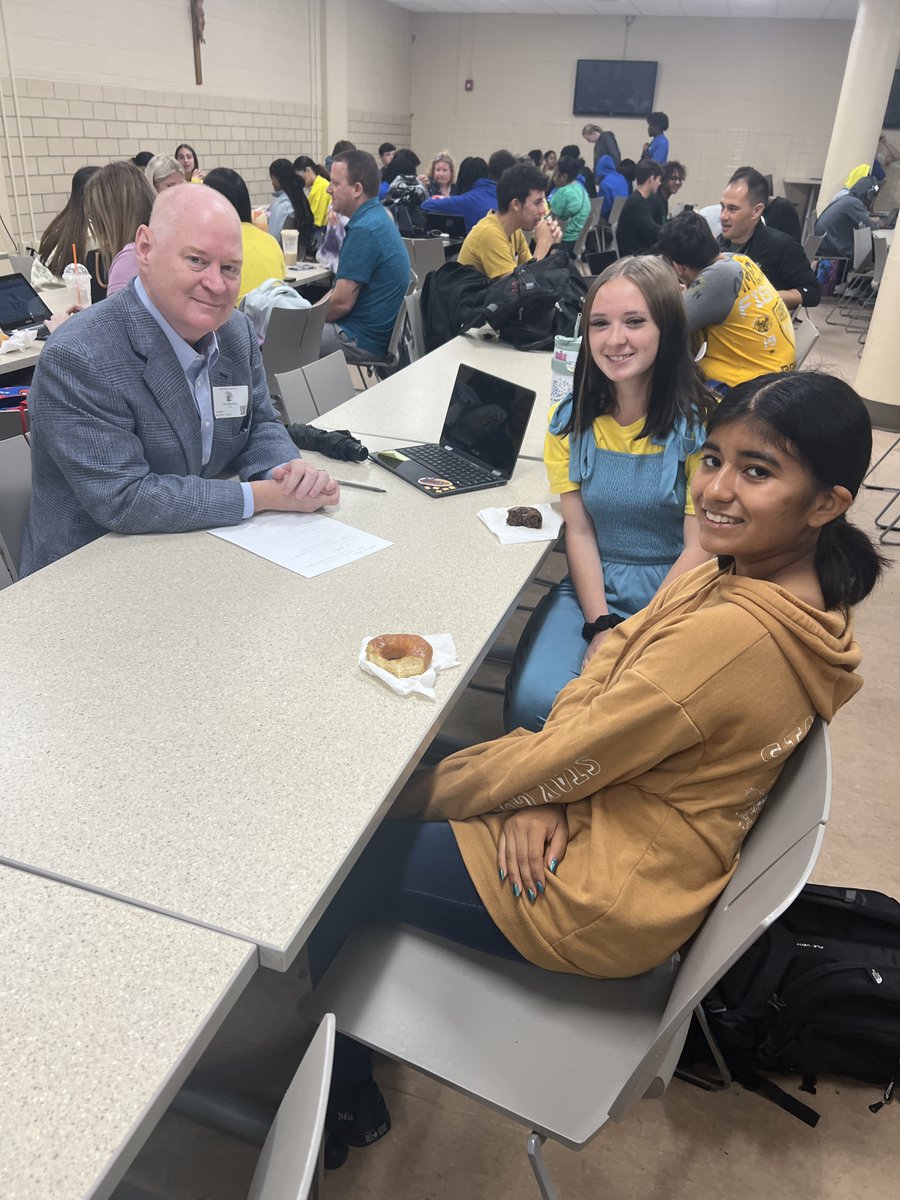 cjeagles's tweet photo. This month, our seniors took the next step in their Capstone journey with a special breakfast where they connected with their mentors to discuss their projects. We can't wait to see how this years seniors put their faith into action!
#seniorcapstone #faithintoaction #classof2025 https://t.co/zqdFBzlP8l