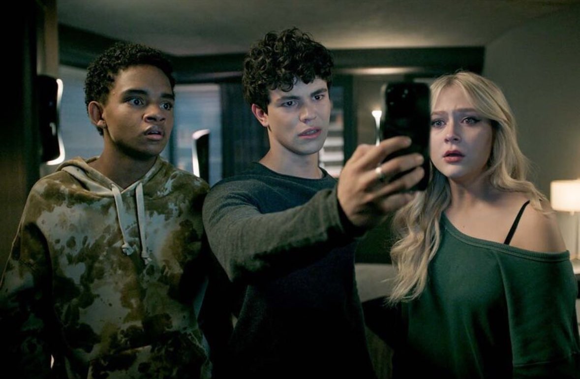 Daily_Chucky's tweet image. WE DEMAND A SEASON 4!!!! @peacock @netflix #SaveChucky 🔪🖤