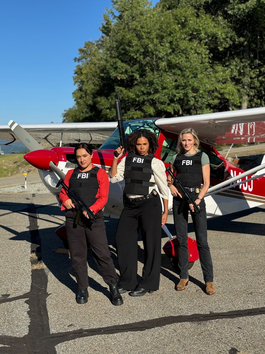RoxySternberg's tweet photo. All new season of Charlie’s Angels… I mean FBI Most wanted! 

SEASON SIX.. just like that! Catch us tonight @ 10 on CBS.

Barnes will join in epsiode 4 🙌🏾
@MostWantedCBS https://t.co/dfmrcLPTYy