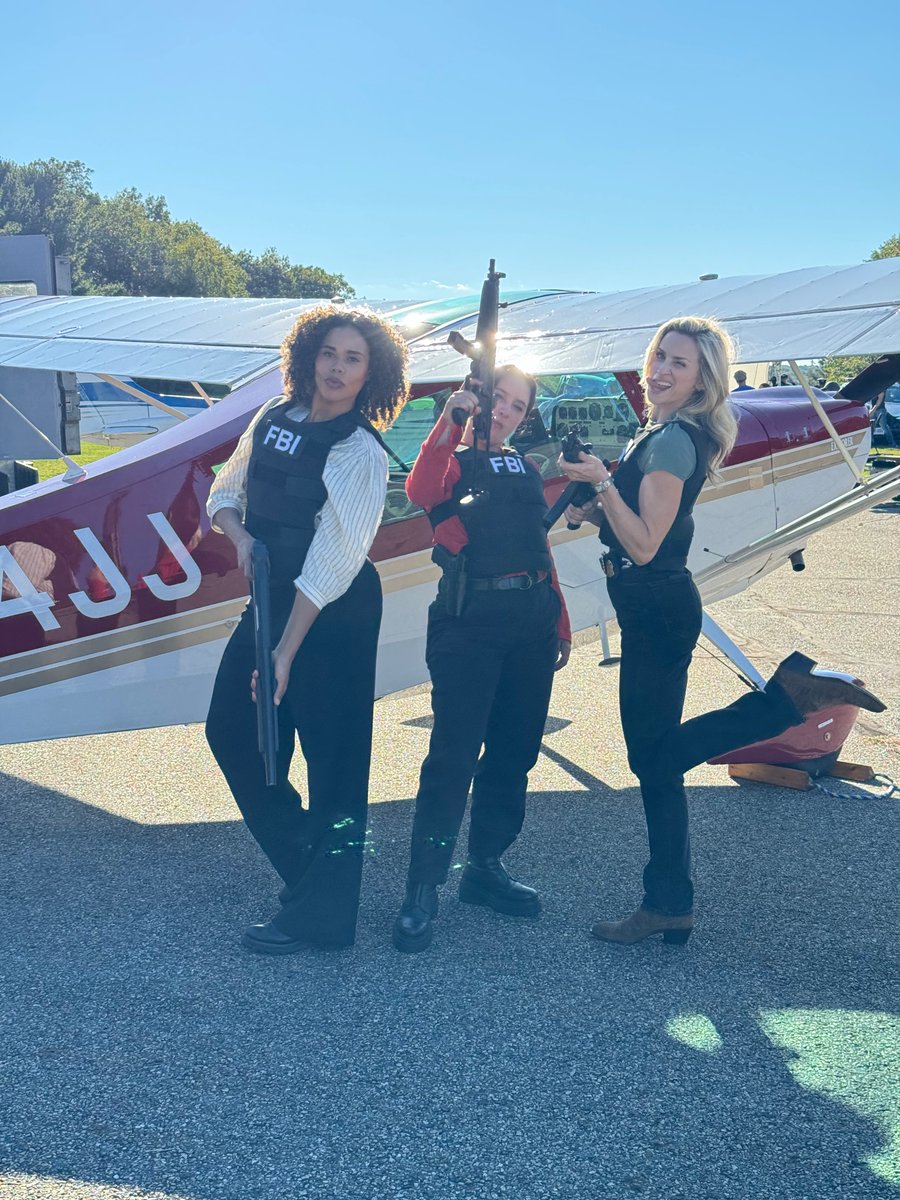 All new season of Charlie’s Angels… I mean FBI Most wanted! 

SEASON SIX.. just like that! Catch us tonight @ 10 on CBS.

Barnes will join in epsiode 4 🙌🏾
<a href="/MostWantedCBS/">FBI: Most Wanted</a>