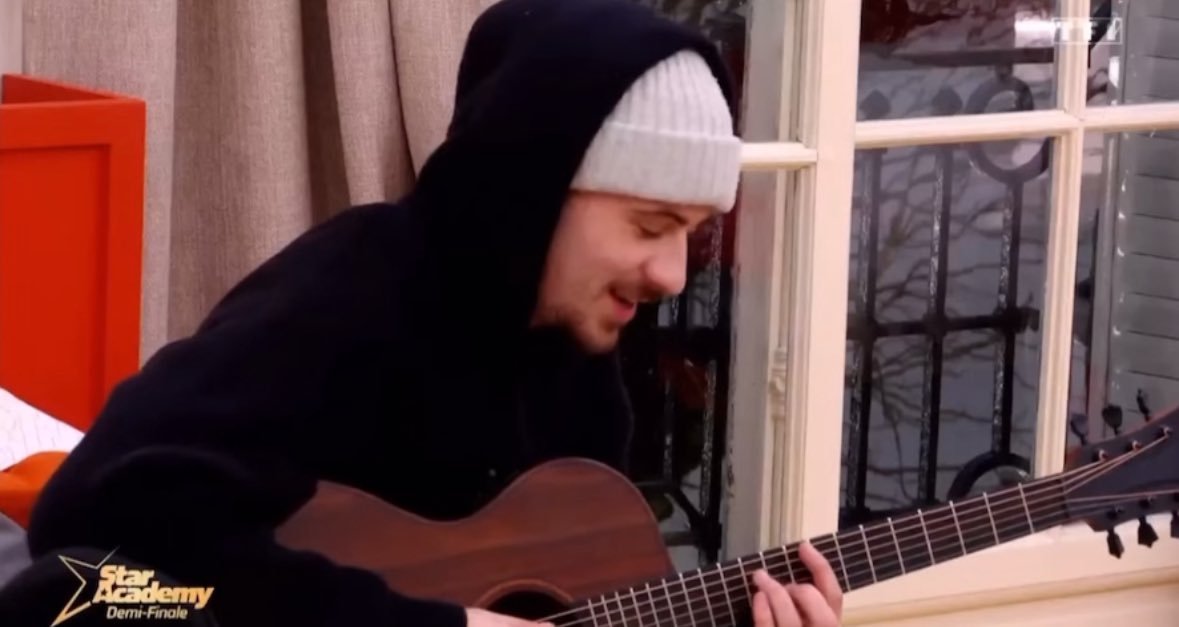 pfanoflove's tweet image. Les hommes calmes et matures avec une guitare &amp;gt;&amp;gt;&amp;gt;&amp;gt;&amp;gt;&amp;gt; 
#StarAcademy #StarAcademyleLive