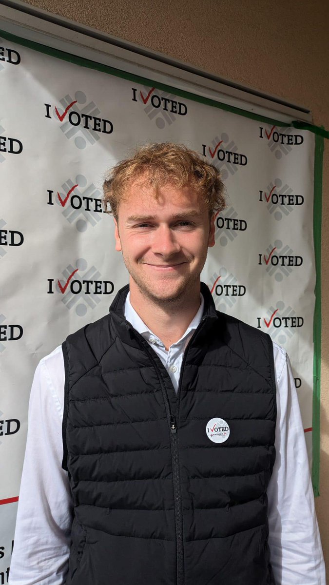 I just voted! &amp; you can too in the advanced polls from 8am-8pm at your closest advanced polling station. I voted at the Greek Community Hall beside Commonwealth... Bet you can't guess who I voted for!!! 👀