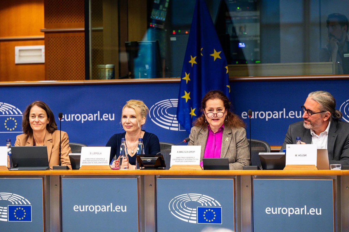 AWalterDrop's tweet photo. Today we launched the European #multilingual parliamentary videoconferencing platform,a join #innovative project of @Europarl_EN and 32 national parliaments. We strive for quality meetings with and without #interpretation .🙏to our vicepresidents  @katarinabarley &amp; @martinhojsik https://t.co/t0gIRK3Zuq