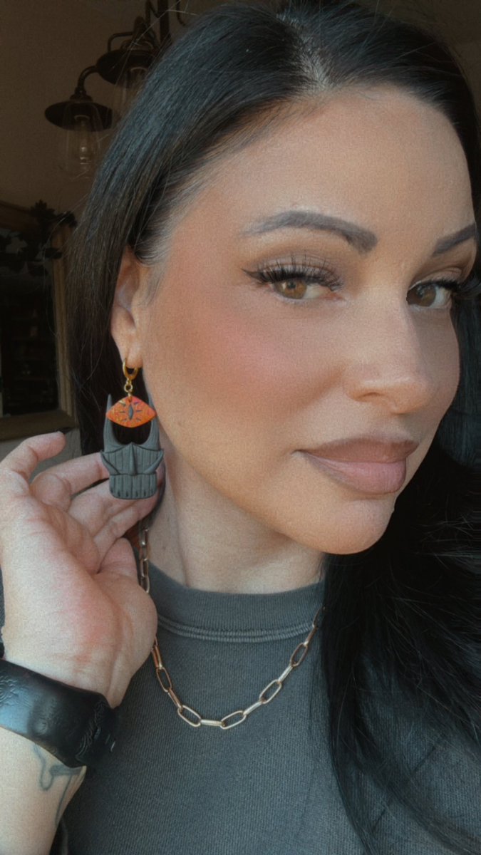 bunny66292076's tweet photo. My daughter made these amazing earrings 🔥👀 #Barad-dûr https://t.co/nWxPoiCHRV