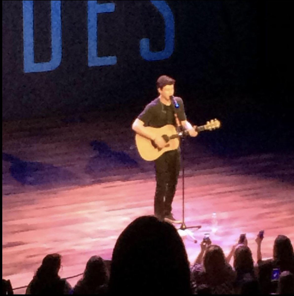 GabbyJennet's tweet photo. 2015 vs 2024 @ShawnMendes @theryman ✌🏼🤎🤘 https://t.co/HooZi0UMnw