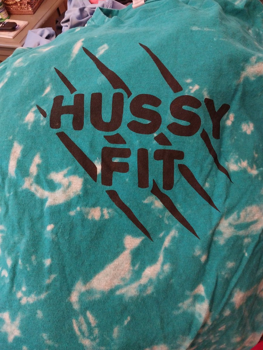 Considering, how many times I've seen @hussyfit or Cordie solo (playing largely the same songs) and the fact that I'm in a band with her guitarist, you'd expect I could #nameThreeSongs 
But alas I cannot. She only has 2 on streaming.
#tShirtTuesday #bandShiřtBluesday