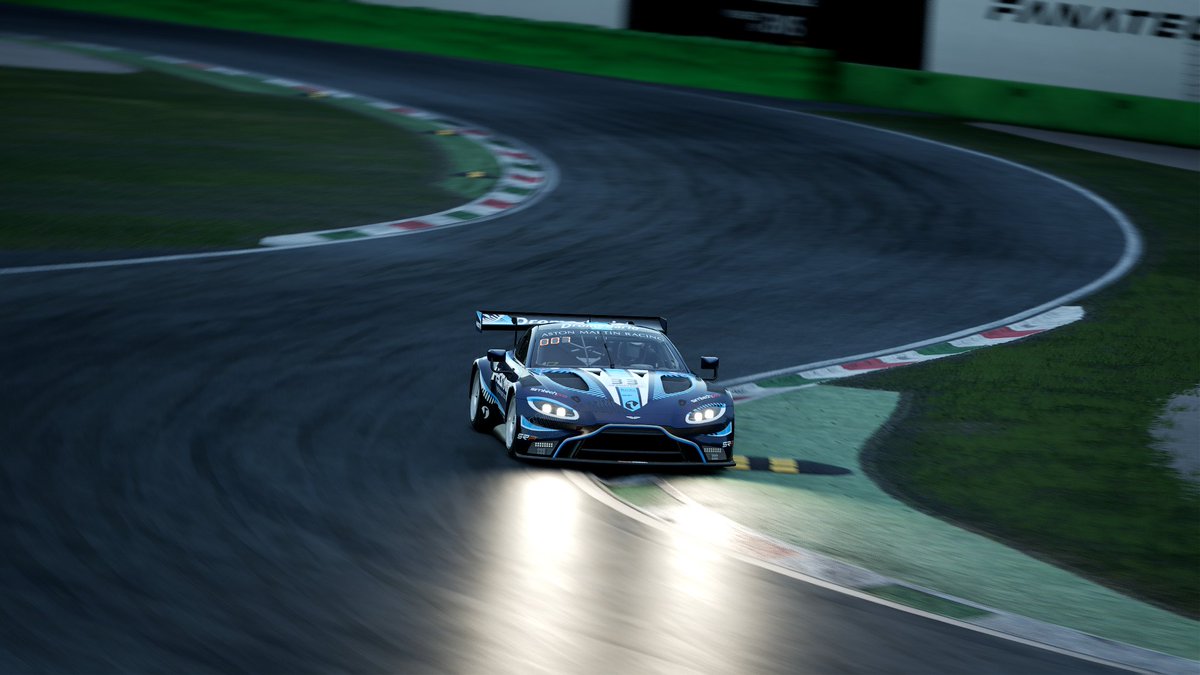 Llegaba  segundo del campeonato en categoria AM  a la 3° carrera del campeonato en Monza, sin un  tiempo en qualy por un fallo y con un ritmo pesimo en carrera...lo justo pa mantener el coche en pista,P29 general .Quedan 2 carreras💪 <a href="/HydraSimSports/">HYDRA SimSports</a>