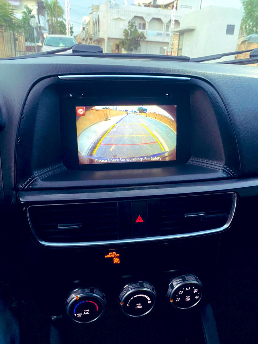 Mazda cx5 année 2016
⛽️Essence L4 DACT 16
Boîte Automatique à 6 rapports 
Kilométrage : 95.000
Intérieur en tissu 
Traction intégrale 
Climatisée 
Confort et commodité high
Écran tactile 
Caméra de recul 
Très bon état 
Prix : 9.000.000Fcfa
#Rtapprécié