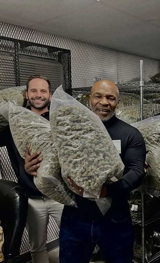 Herbworthy's tweet photo. Bags of happiness.🍃
@MikeTyson https://t.co/1mFj2an5Ra