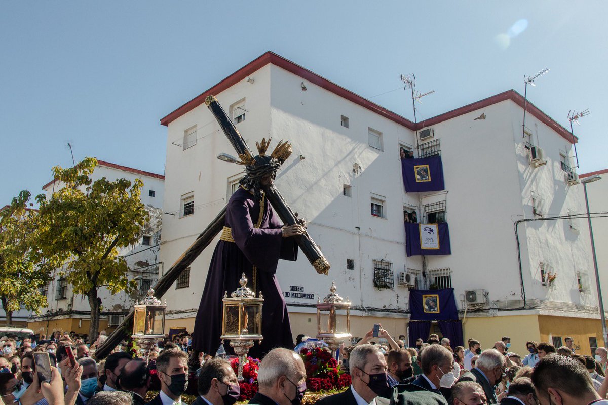 HdadGranPoder's tweet photo. Hoy, 16 de octubre, se cumplen 3 años del inicio de la estancia del Señor del Gran Poder durante 21 días en #SantaMisión2021 en los que sus vecinos contemplaron su rostro lleno de amor y misericordia. Ahora nos llama a continuar su Misión, que es también
la nuestra y sigue viva. https://t.co/zVmtaIRYQj