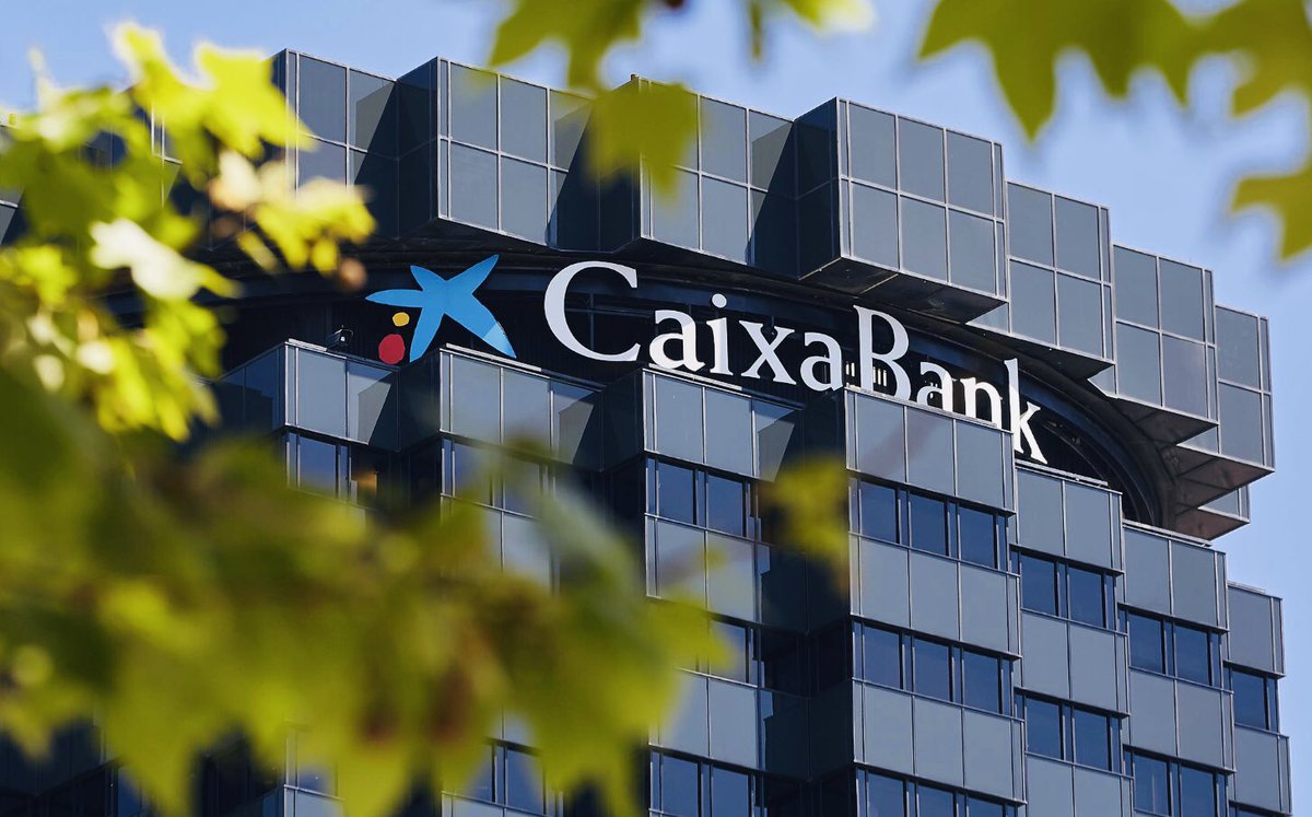 Ls #PremiosDigitalesSevilla2024 @CaixaBank  se entregan en el <a href="/SevillaAlcazar/">Alcázar de Sevilla</a> y premian al mejor podcast/blog 2024 

<a href="/RullyAsociados/">RullyAsociados</a> <a href="/ateneodesevilla/">Ateneo de Sevilla</a> 

Sus finalistas son <a href="/barkikodlachari/">elbarkikodelachari</a> @JuanDuque <a href="/JoanaJimenez_/">Joana Jiménez</a> <a href="/rancio/">Rancio</a> <a href="/antoniomunozsev/">Antonio Muñoz</a> <a href="/Amodeo13Oficial/">Juan Amodeo</a> <a href="/SVQaccesible/">Sevilla Accesible</a> #JAAguayo