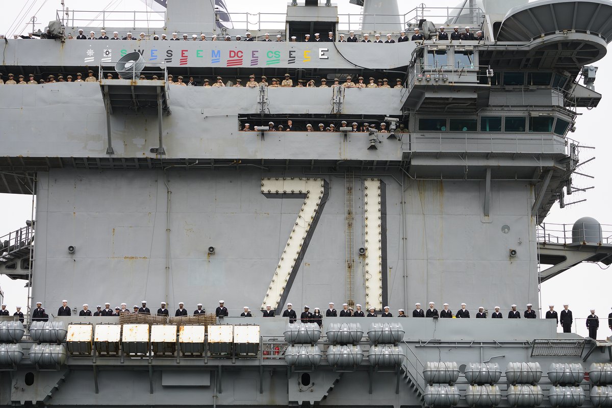 After long deployment, carrier #USSTheodoreRoosevelt  makes joyous return to #SanDiego
