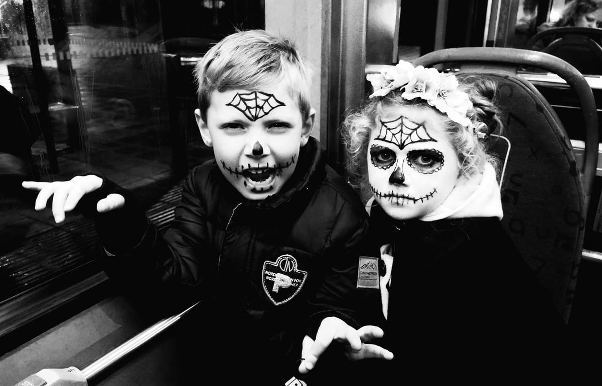 anthonyhunter69's tweet photo. More #halloween at the #amusementpark 😉

@Nokia @NokiaMobile #BW @HMDGlobal @TheLightCo @teampureview @NokiamobBlog #nokia #nokia9 #photography #phoneography #capturedbylight #shotonnokia #nokiamobile           
@goteborgcom #penniepie #hmd #hmdmobile @Liseberg #portrait https://t.co/iplnXMw7V2