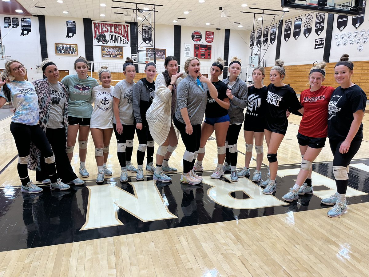 vb_western's tweet image. Dress like a coach today!! Let’s gooo!! 🏐🐾#sectionalweek #sectionalolympics @Panthers_AD